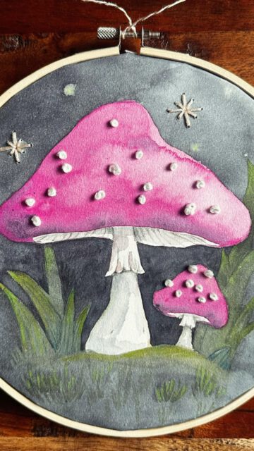 Dreamteam: Aquarell & Sticken
Ausprobiert und für gut befunden! Es ist so eine schöne Art, dreidimensionale Details in ein Aquarell-Bild einzufügen. Und nachträglich im Stickrahmen eingefügt, kann man es direkt aufhängen.
#illustration #drawing #sticken #stickenmachtglücklich